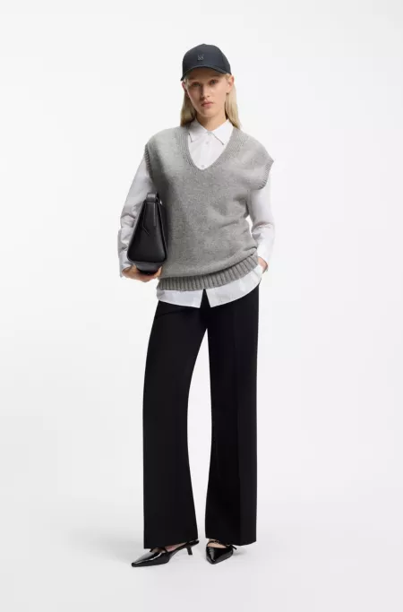 Sleeveless sweater in a wool blend