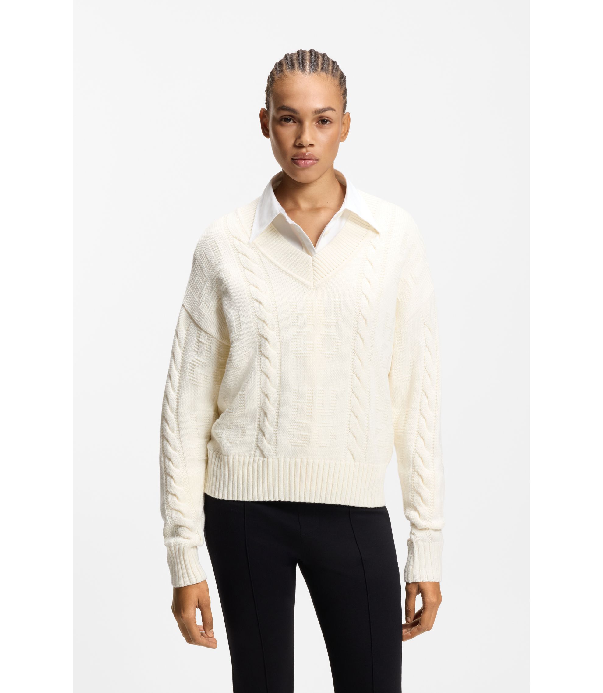 Oversized Pullover mit Zopfmuster