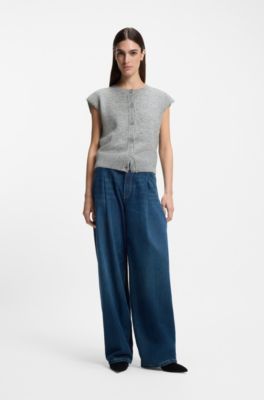 Sleeveless cardigan in a regular fit, Grey