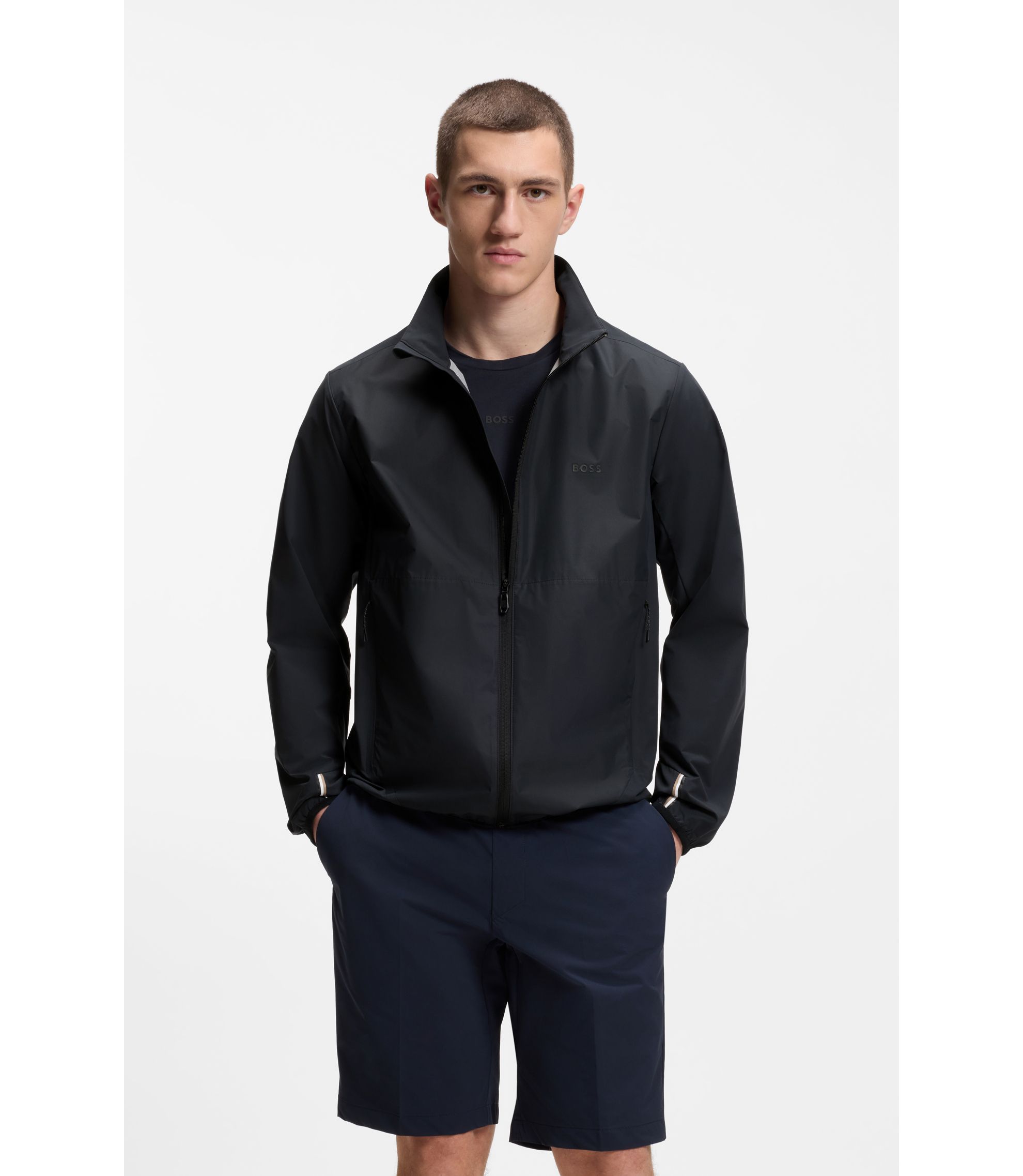 Wasserabweisende Jacke aus Vier-Wege-Stretch-Gewebe