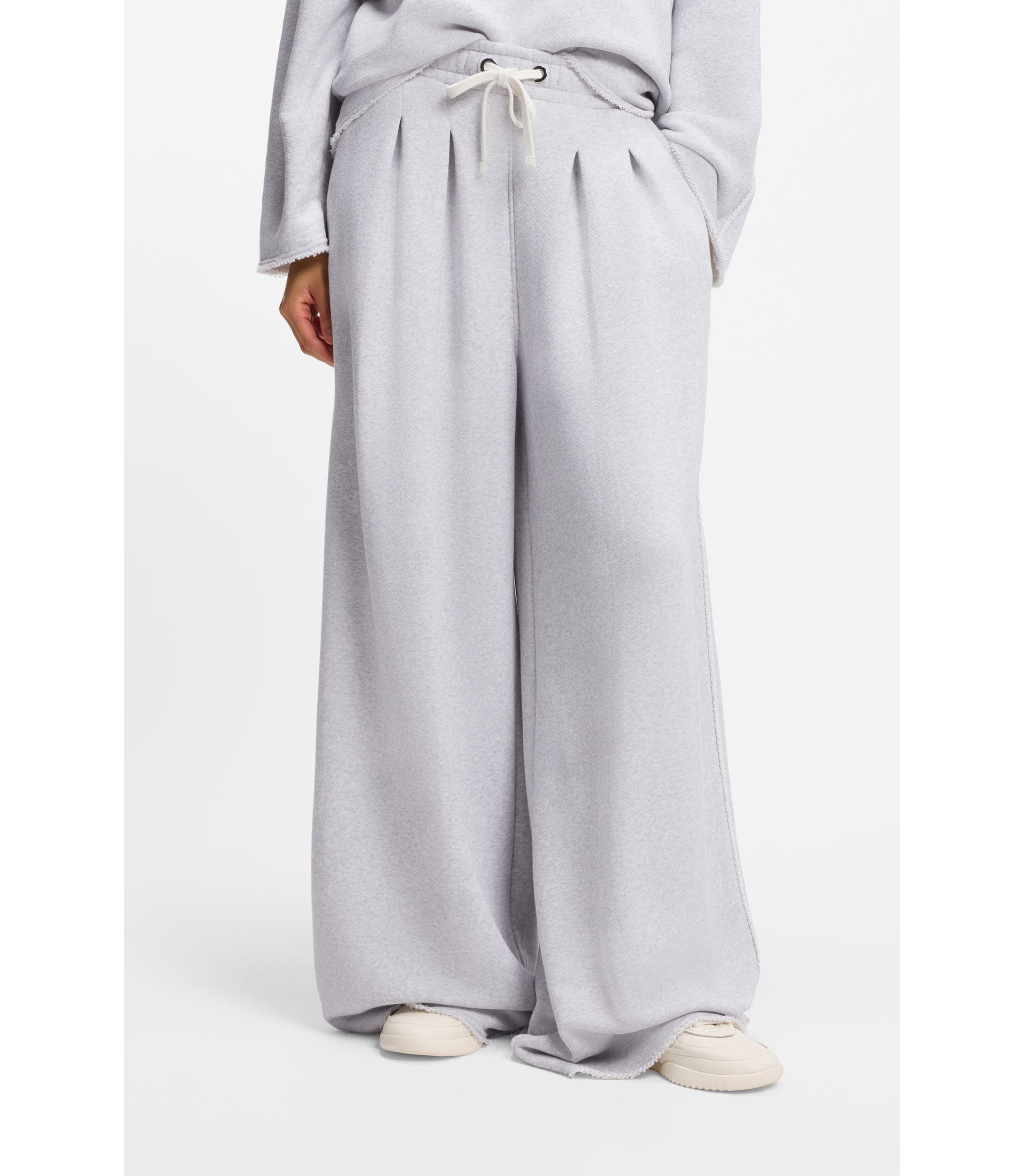 Jogginghose aus Baumwoll-Mix mit weitem Beinverlauf