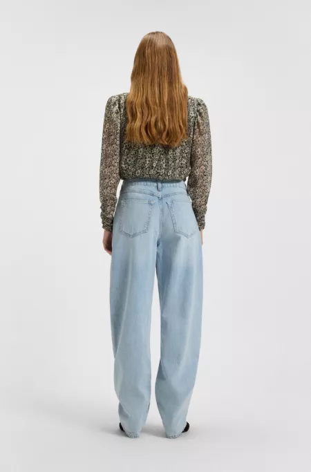 Balloon-leg jeans in rigid denim