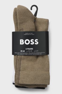 Paquete de tres pares de calcetines de largo est&aacute;ndar con cinta con estructura, Negro / Blanco / Beige