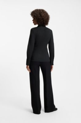 Slim fit skjorte i strygelet twill af bomuldsblanding, Sort