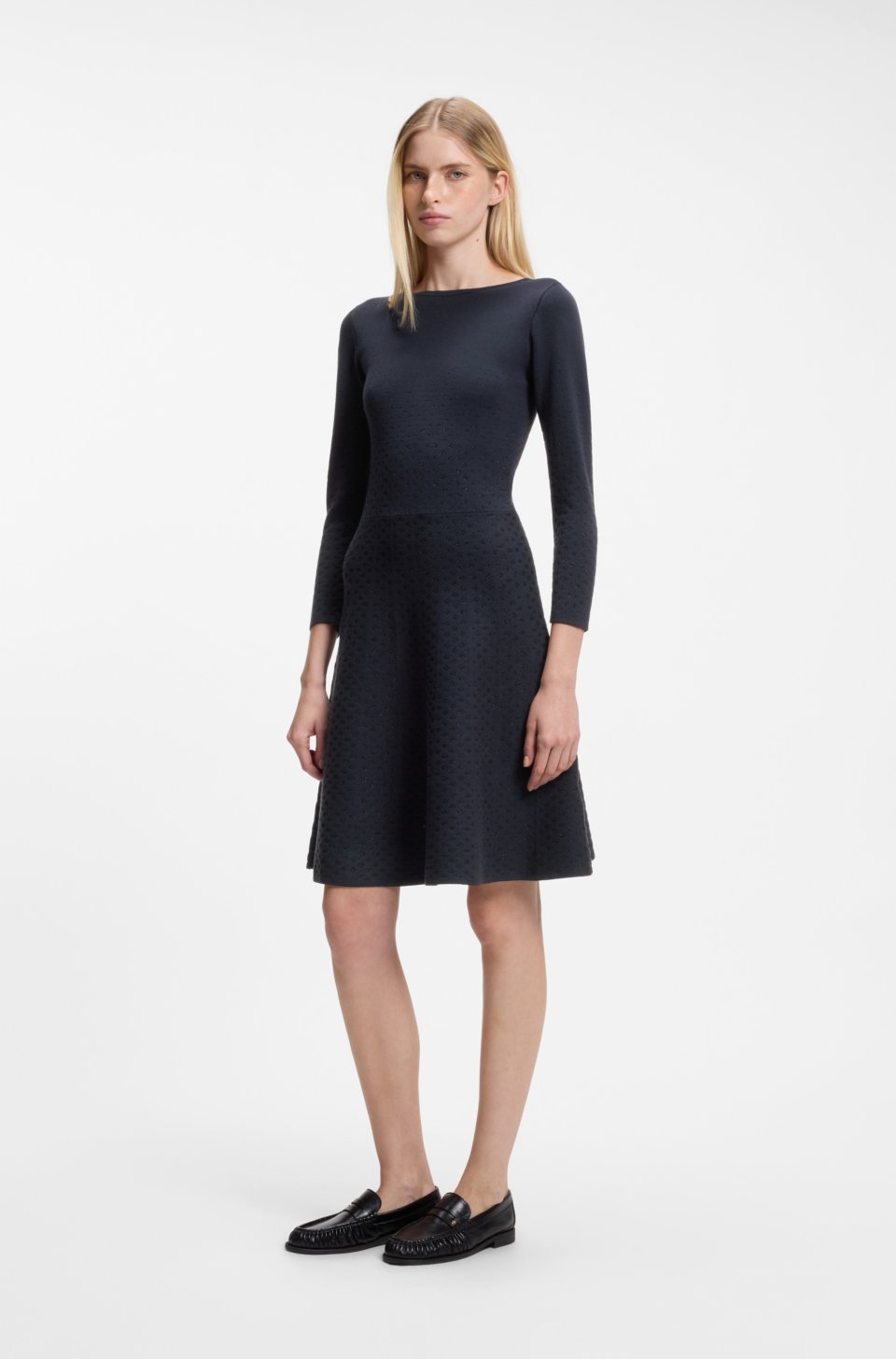 Patterned boat-neck dress in a stretch knit