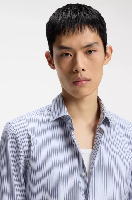 Slim-fit shirt in Oxford cotton with barrel cuffs