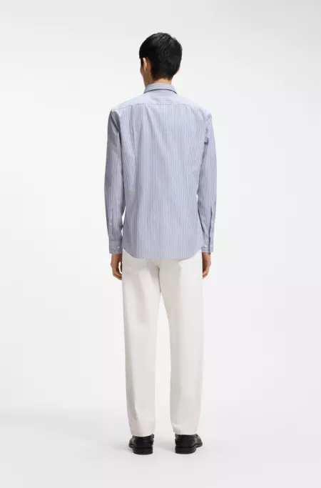 Slim-fit shirt in Oxford cotton with barrel cuffs