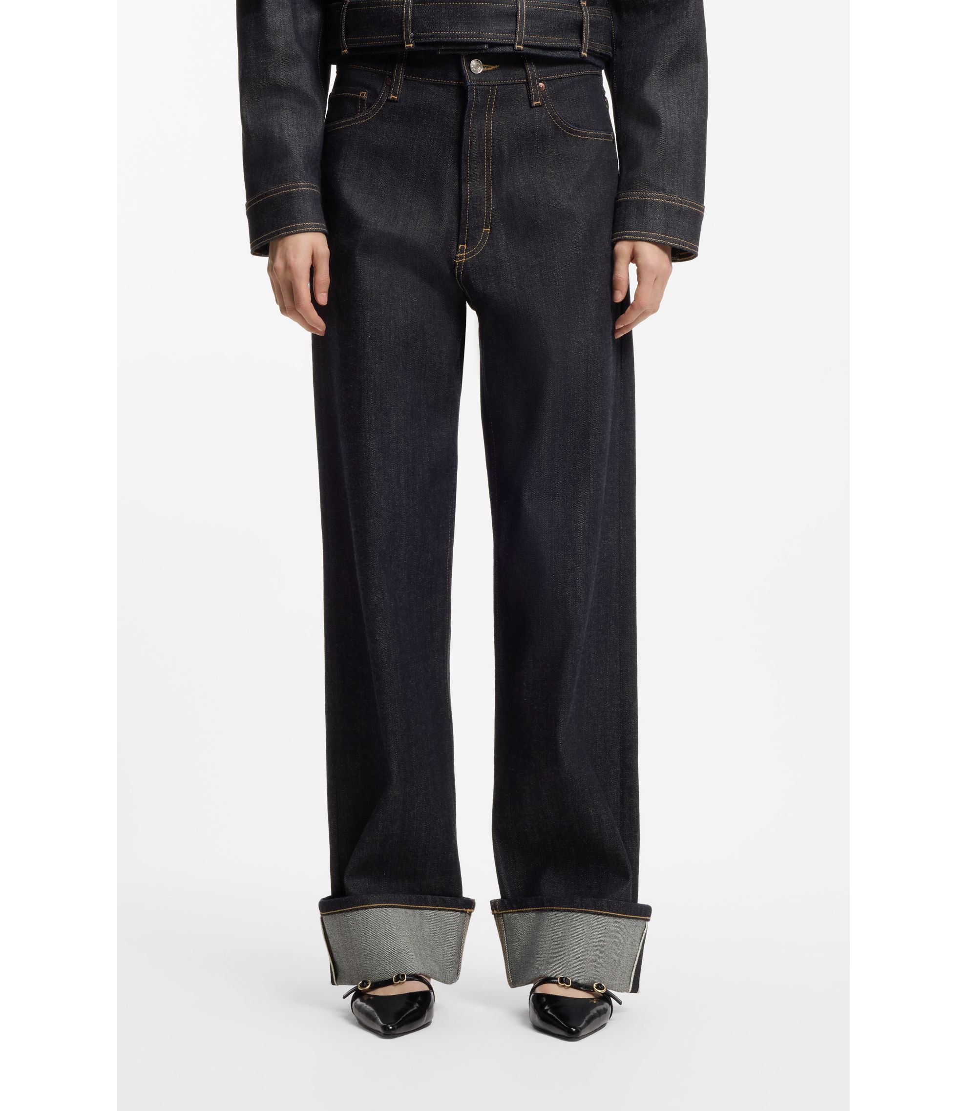 Jeans aus japanischem Selvedge-Denim mit weitem Beinverlauf