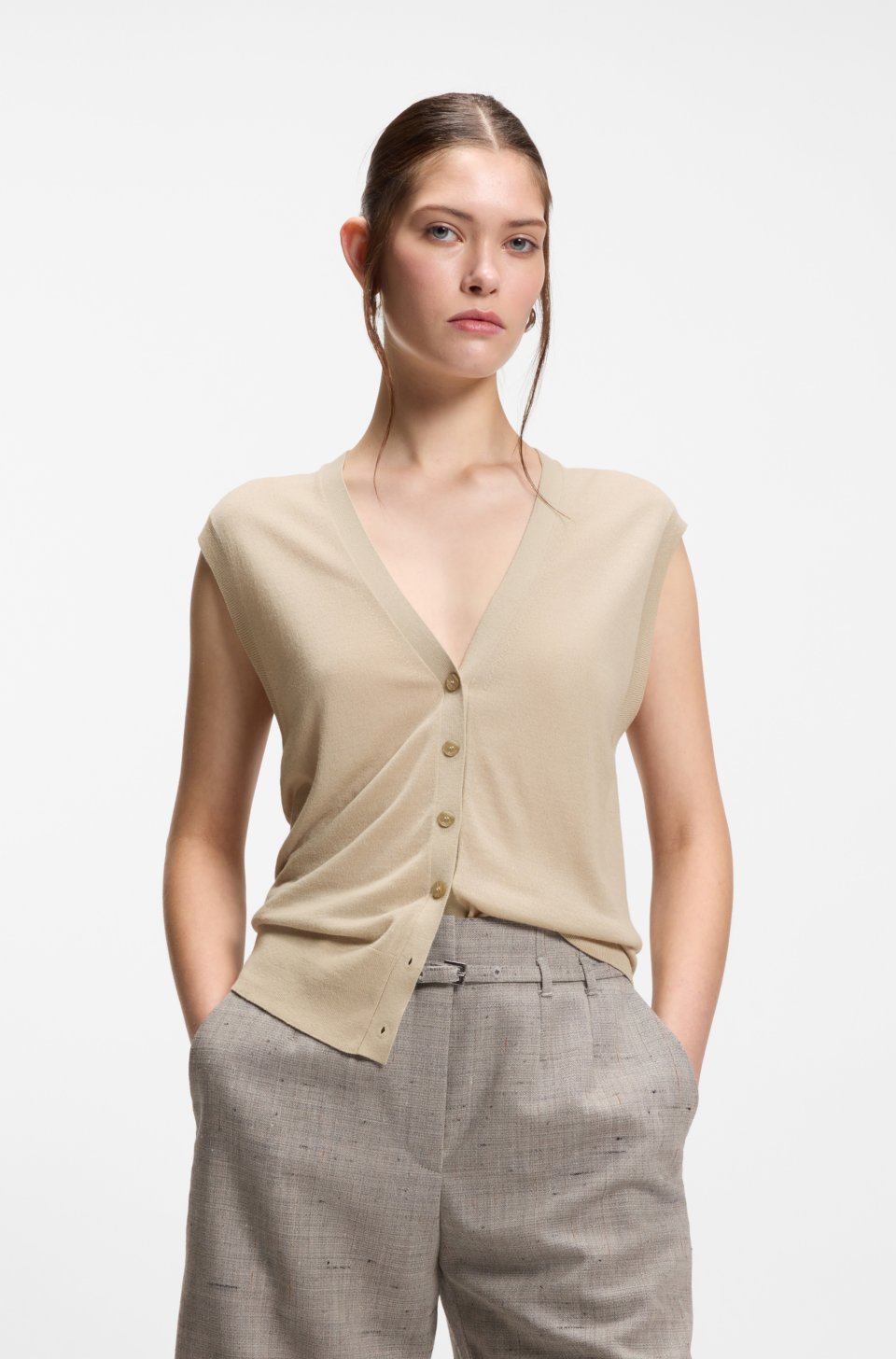 Knitted waistcoat with merino wool
