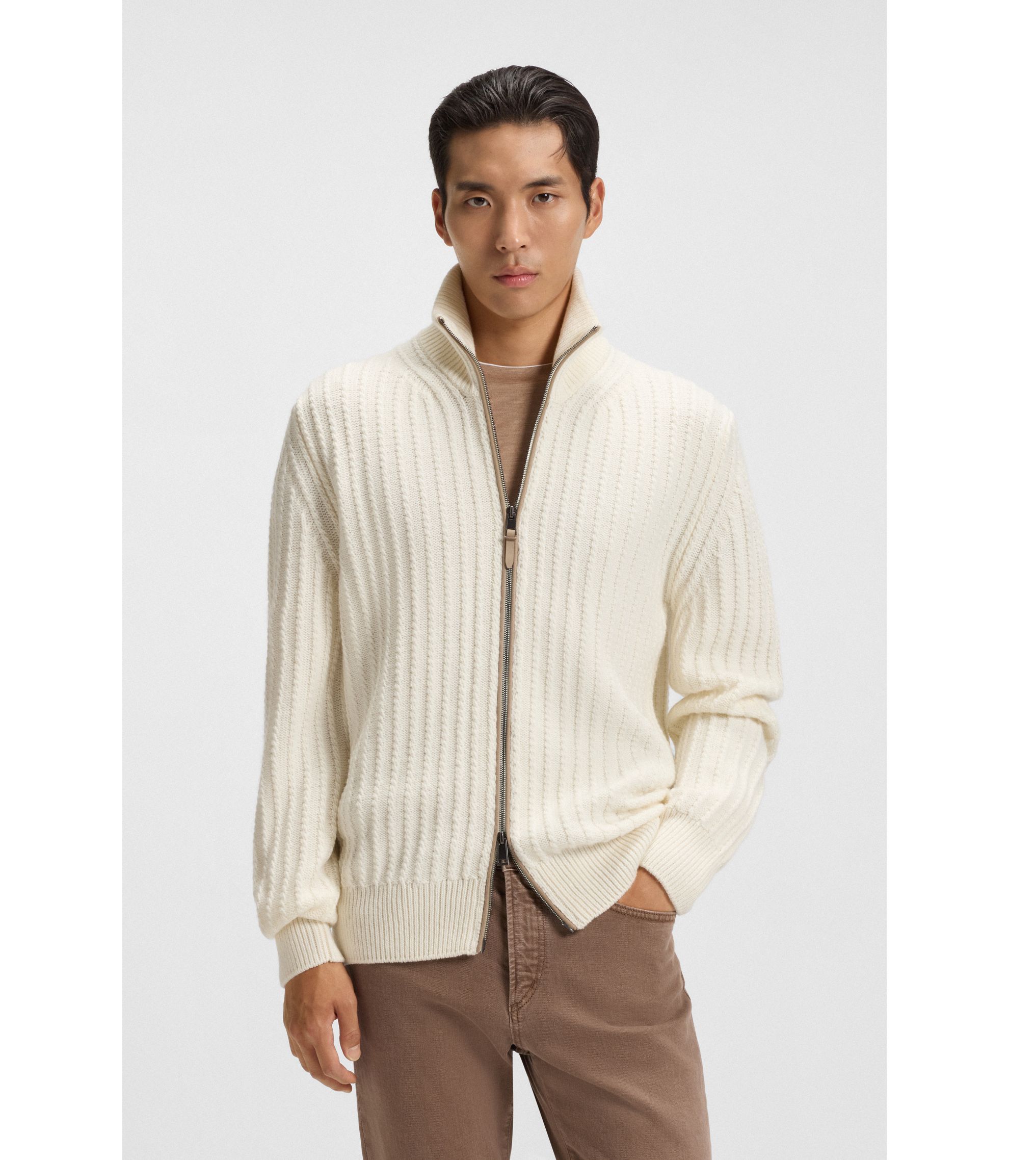 hbeu50555338_118_350?wid=1980&