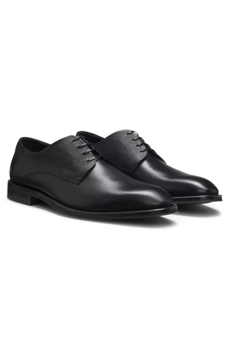 Derby shoes in smooth and textured leather