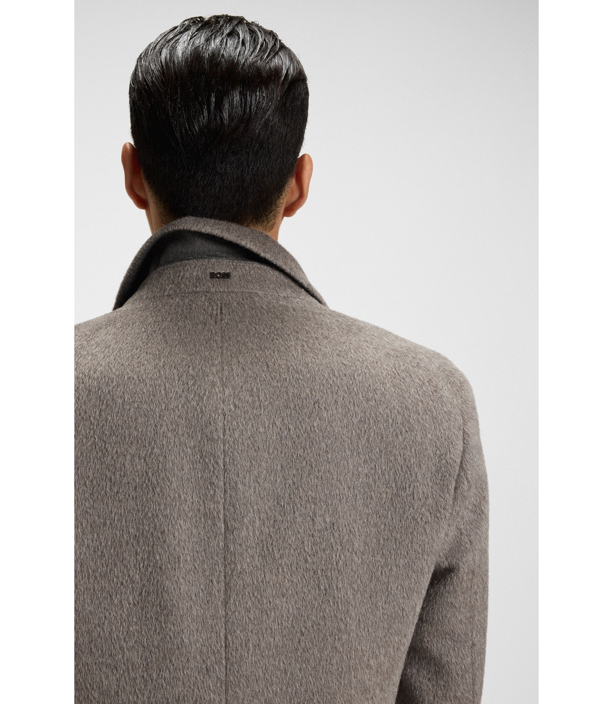 hbeu50555440_252_341?wid=1980&