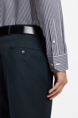 Regular-Fit Hemd aus gestreifter b&uuml;gelleichter Baumwolle, Blau gestreift