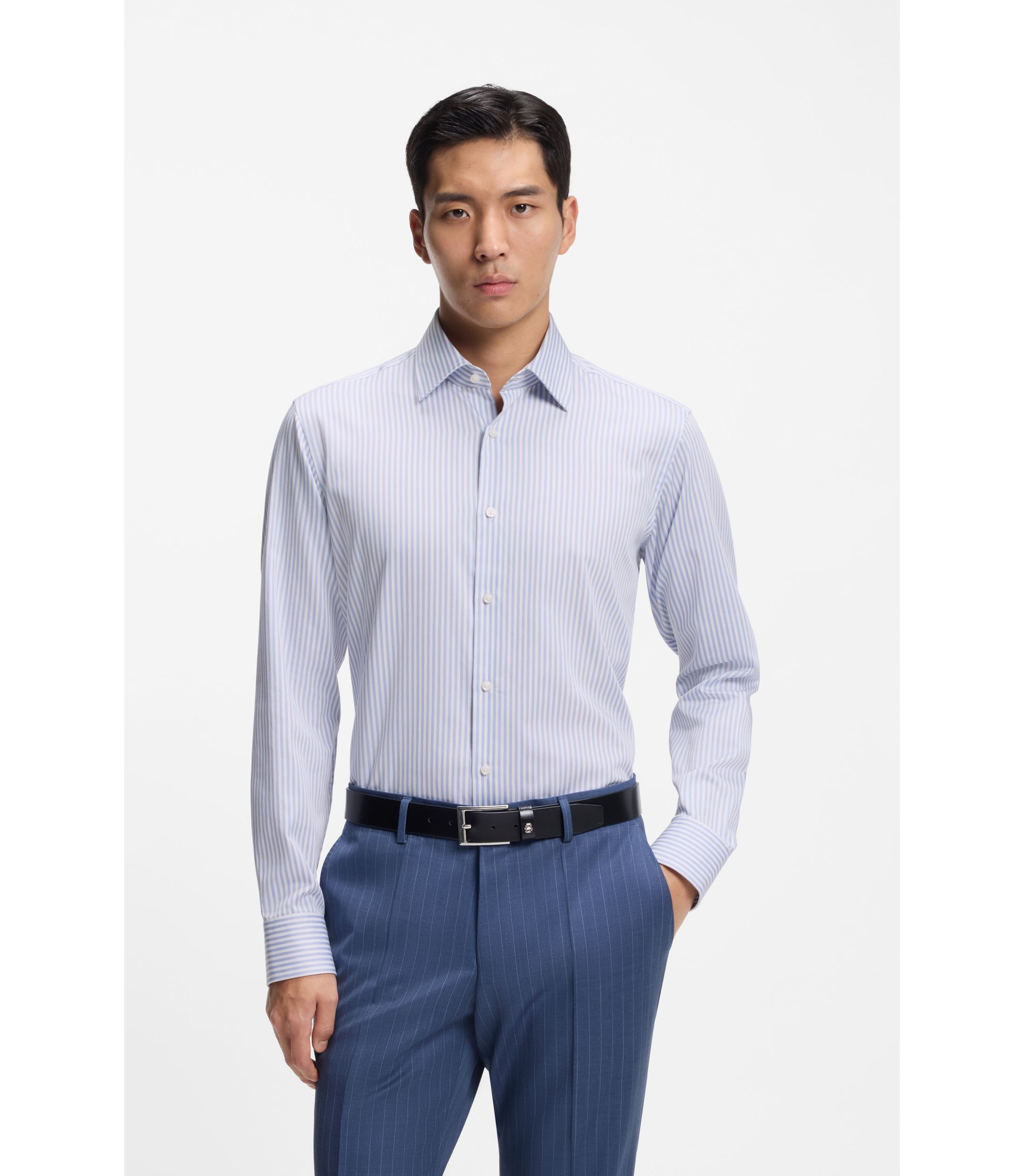 Regular-Fit Hemd aus gestreifter bügelleichter Baumwolle