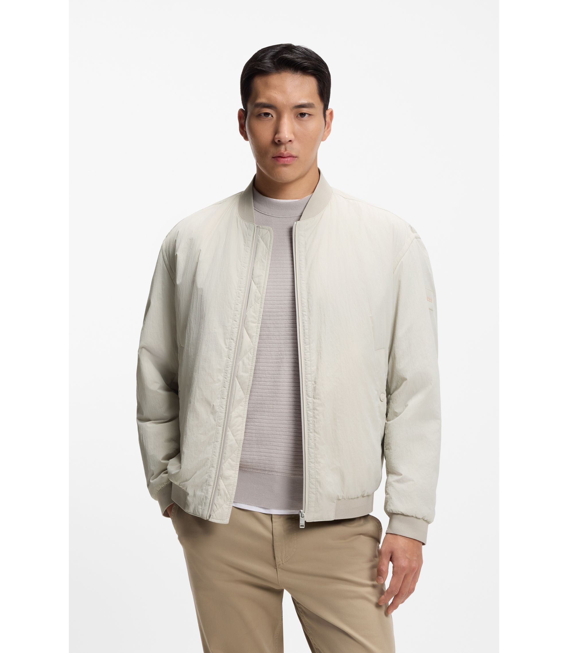 Wasserabweisende Bomberjacke aus softem Gewebe