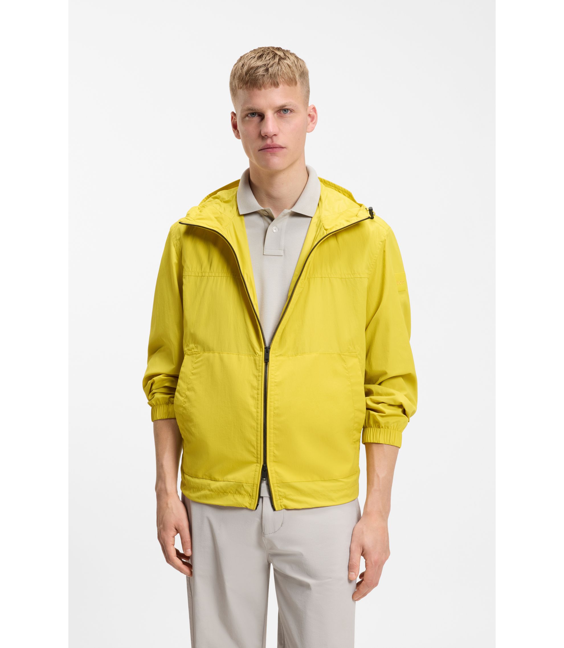 Wasserabweisender Regular-Fit Windbreaker aus softem Gewebe