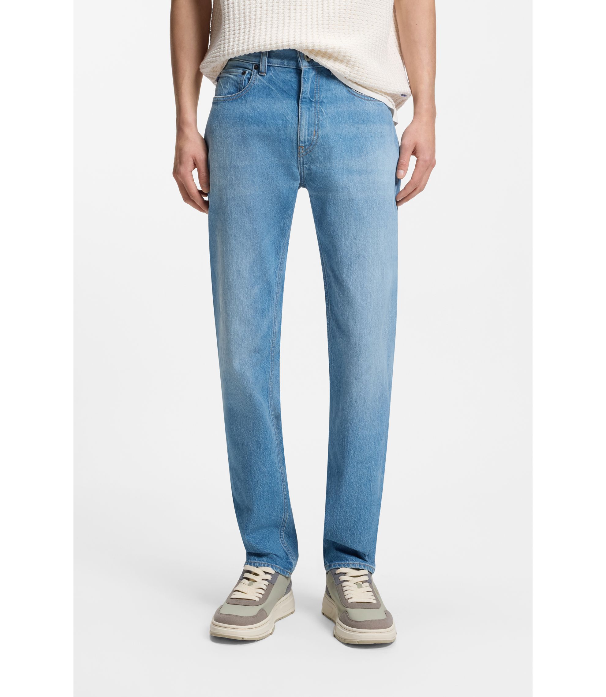 Slim-Fit Jeans aus hellblauem Denim