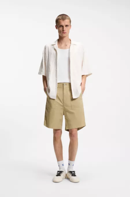 Shorts in mercerised cotton canvas