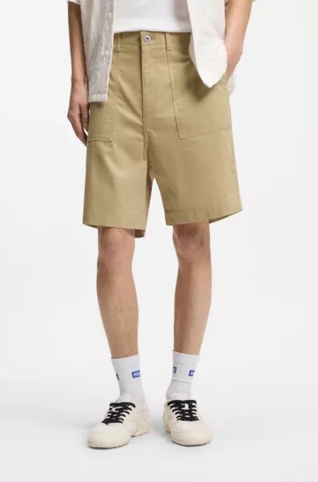 Shorts in mercerised cotton canvas