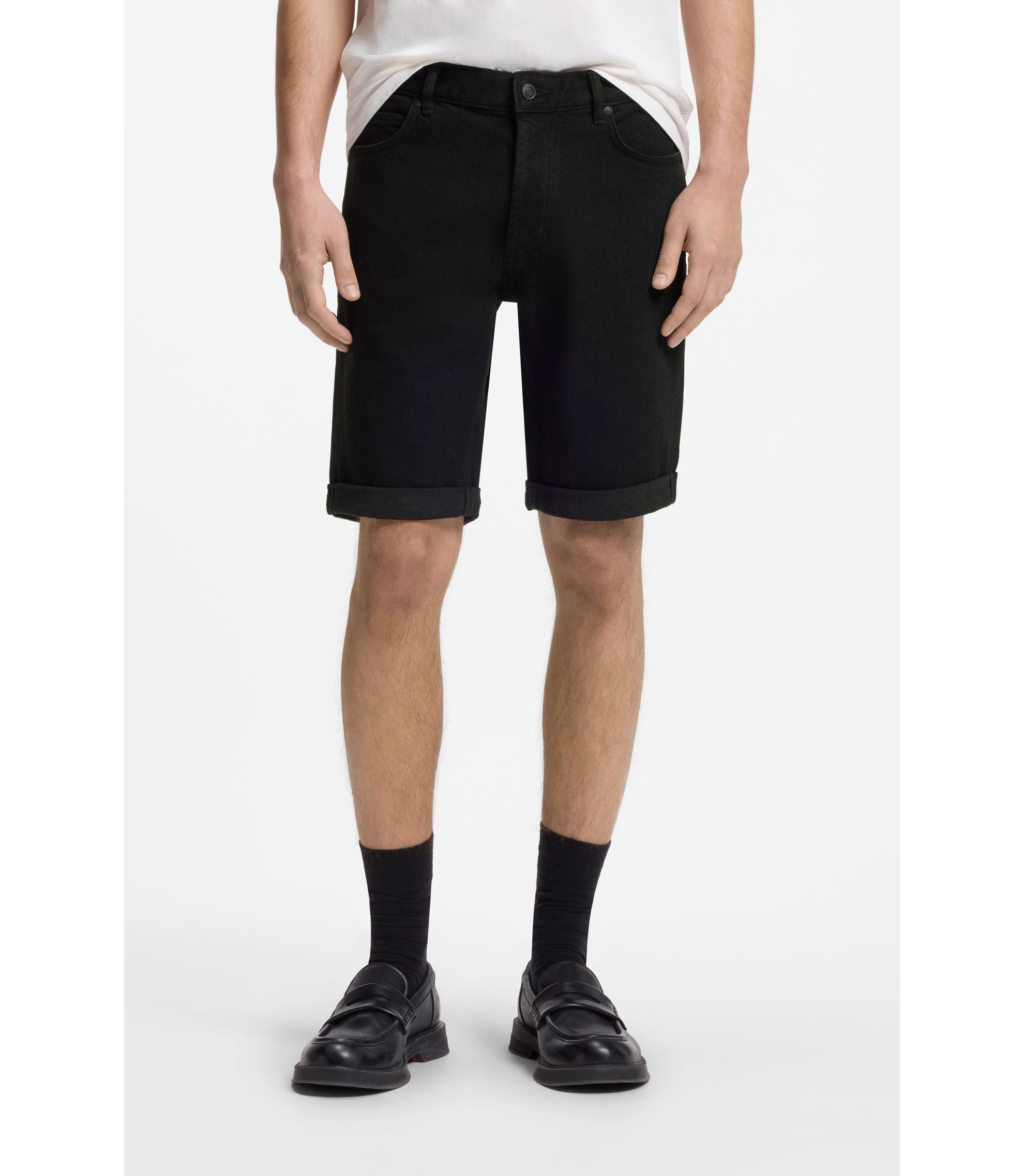 Tapered-Fit Shorts aus schwarzem Stretch-Denim