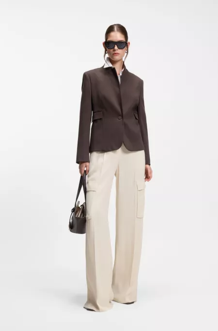 Slim-fit blazer with angled darts