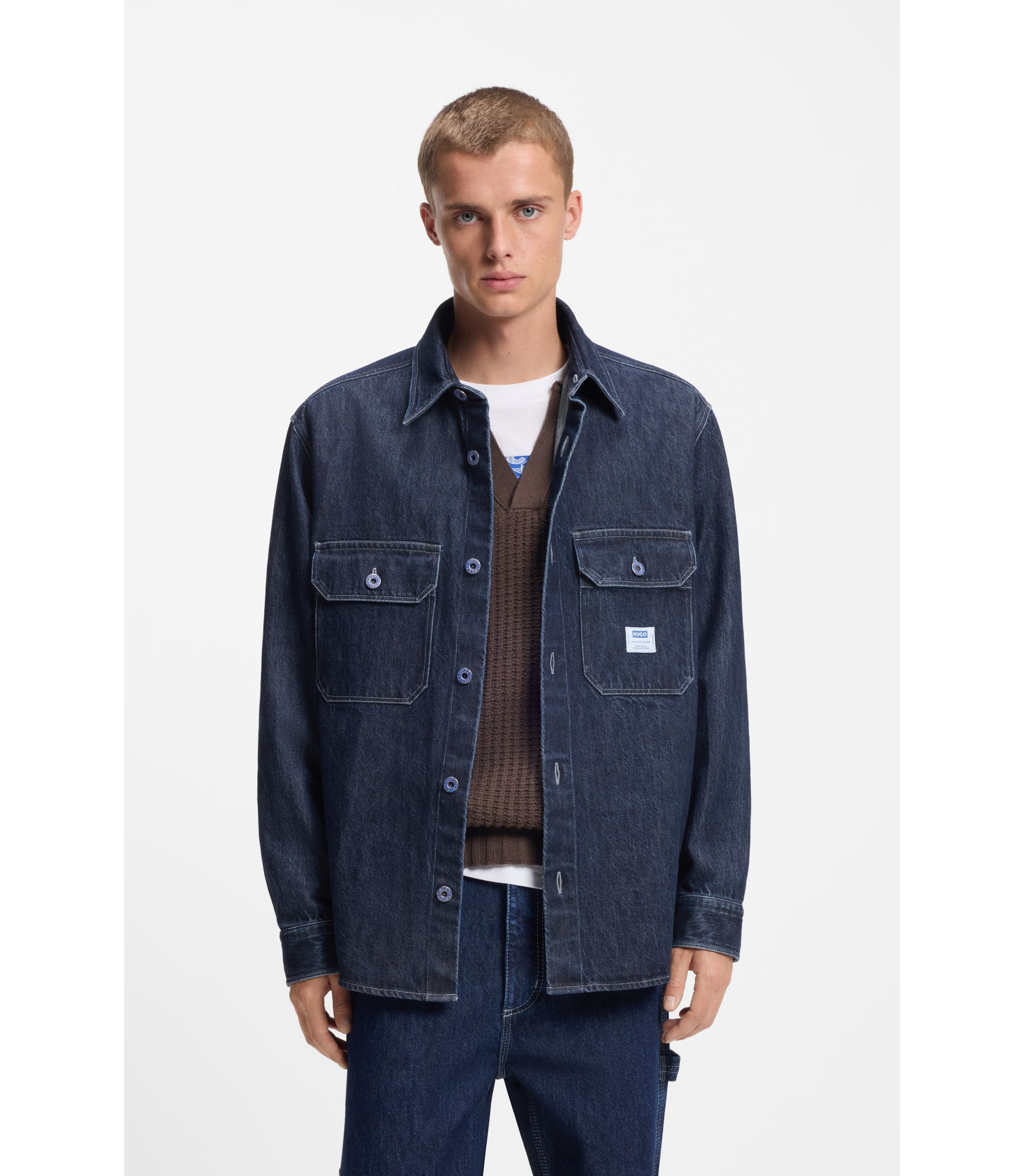 Oversized Hemd aus blauem Denim