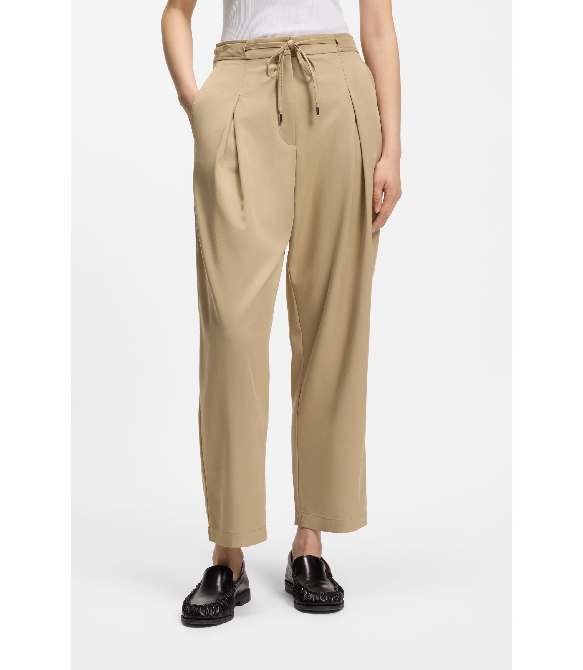 Tapered-Fit-Hose mit Vorderfalten