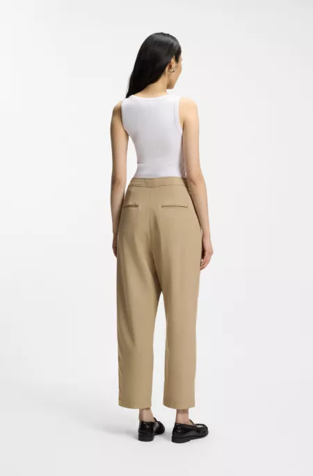 Tapered-Fit-Hose mit Vorderfalten