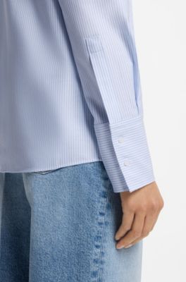 Chemisier coupe d&eacute;contract&eacute;e en coton Oxford &agrave; rayures, bleu clair