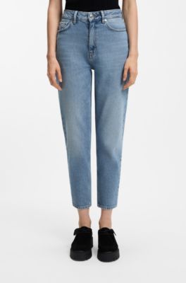 Mom-fit jeans in blue stretch denim with embossed pocket, Light Blue