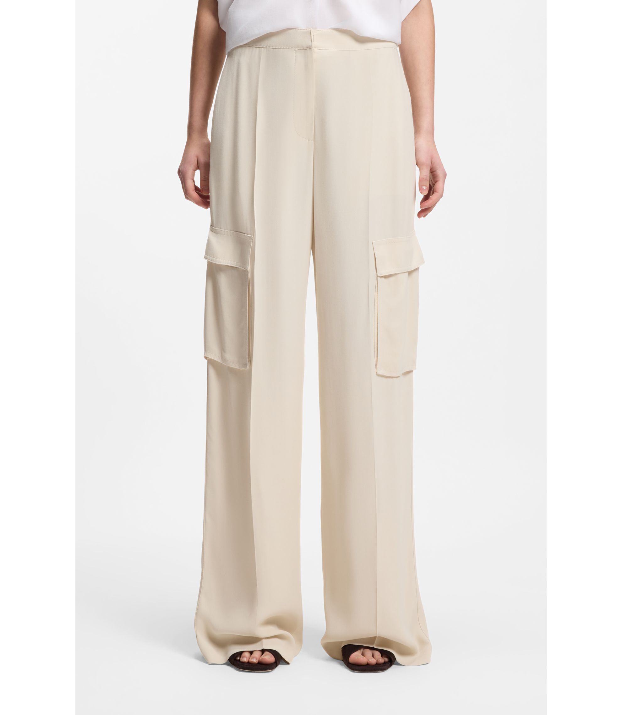 Regular-Fit Hose aus Krepp mit Cargotaschen