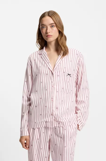 Chemise de pyjama à rayures et logos superposés