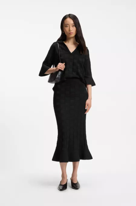 Maxi skirt with knitted check structure