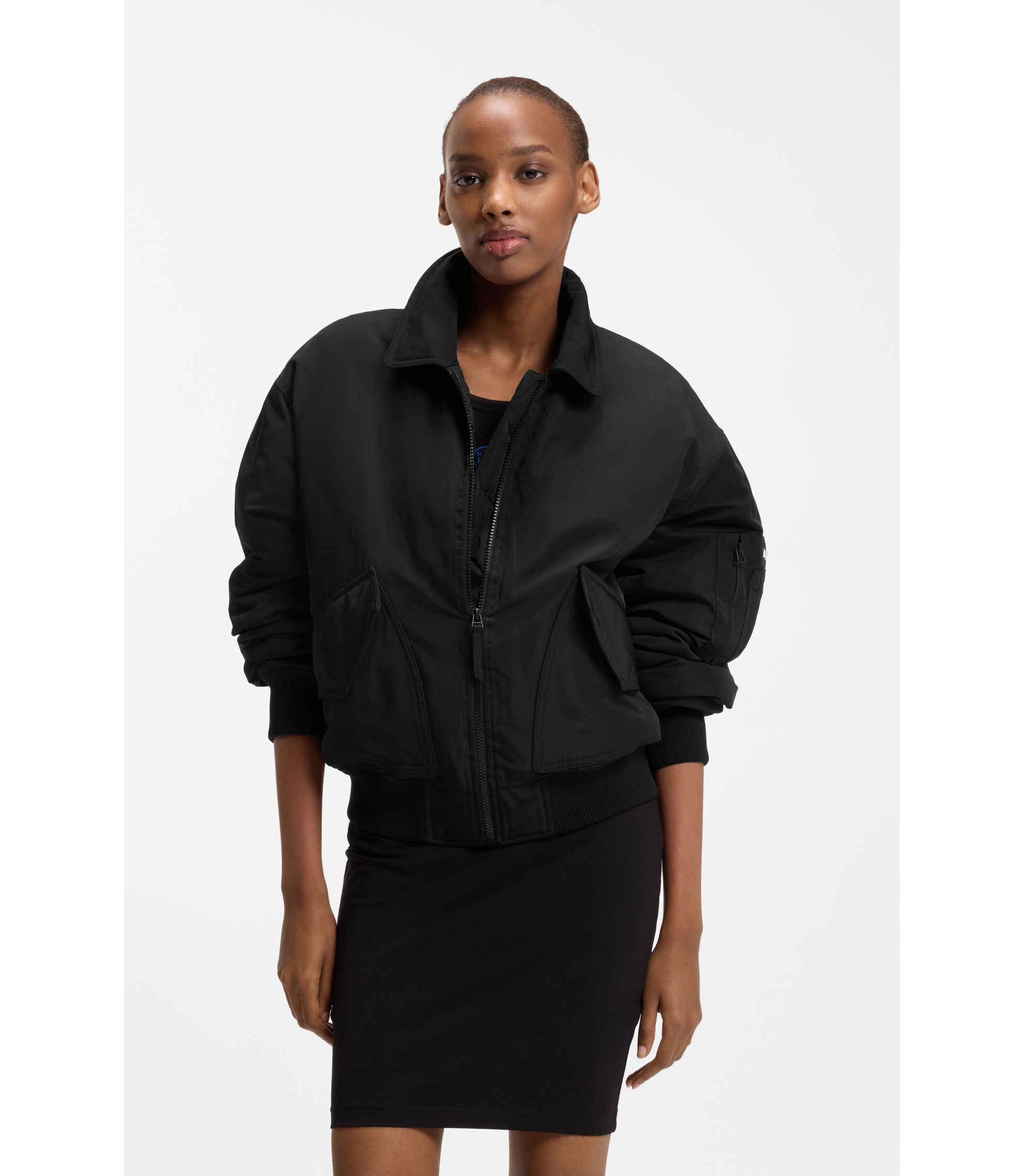 Wasserabweisende Bomberjacke mit Reißverschlusstasche am Ärmel