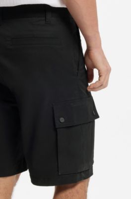 Stretch-cotton cargo shorts with pleat front, Black