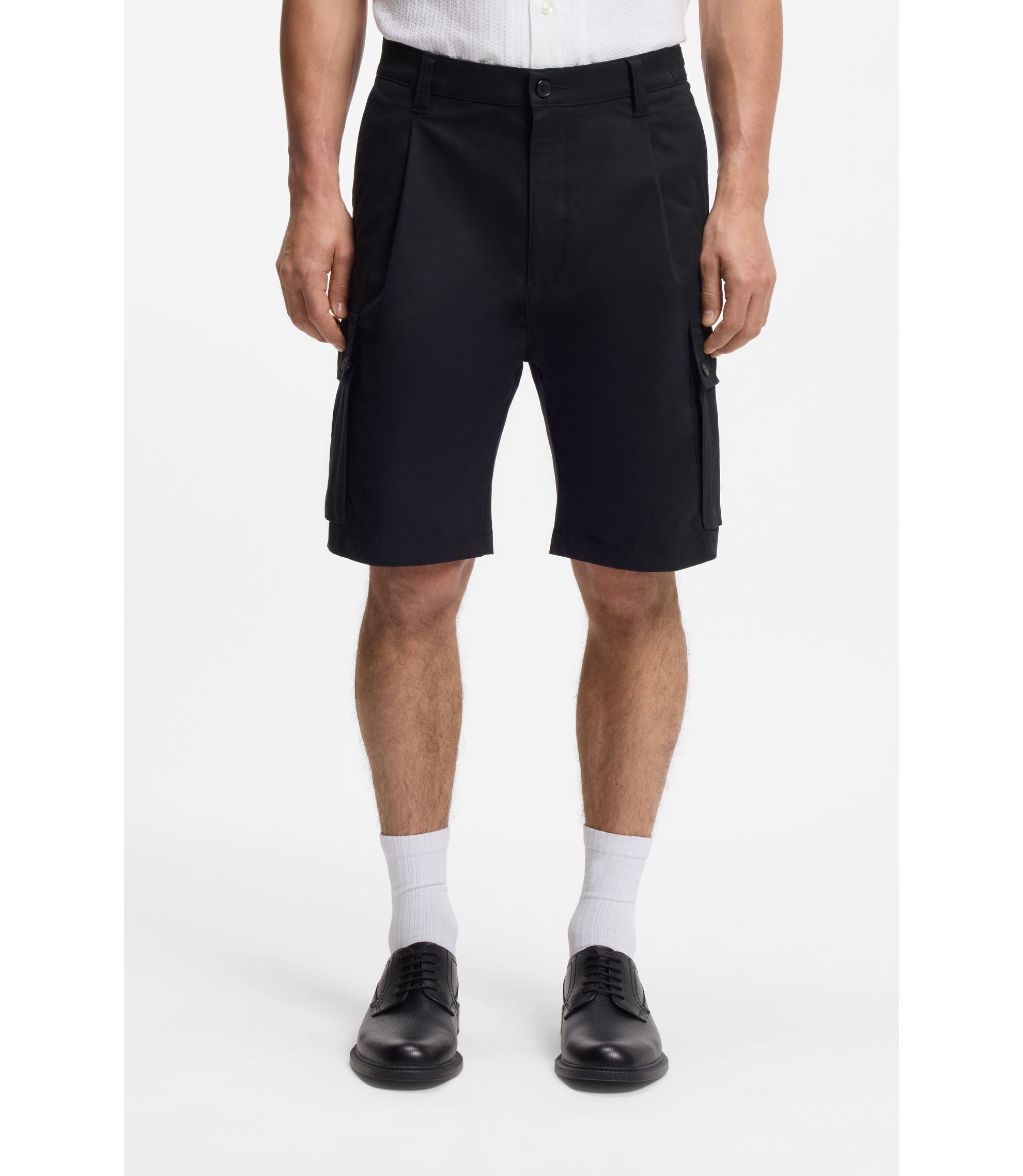 Cargo-Shorts aus Stretch-Baumwolle mit Bundfalten vorn