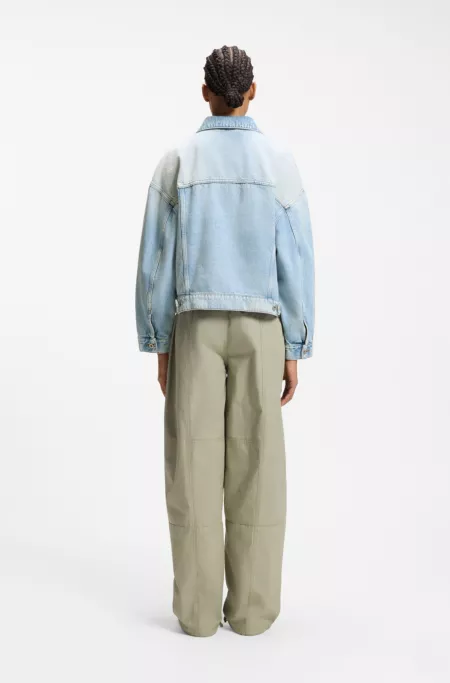 Boxy-Fit Jacke aus festem blauem Denim