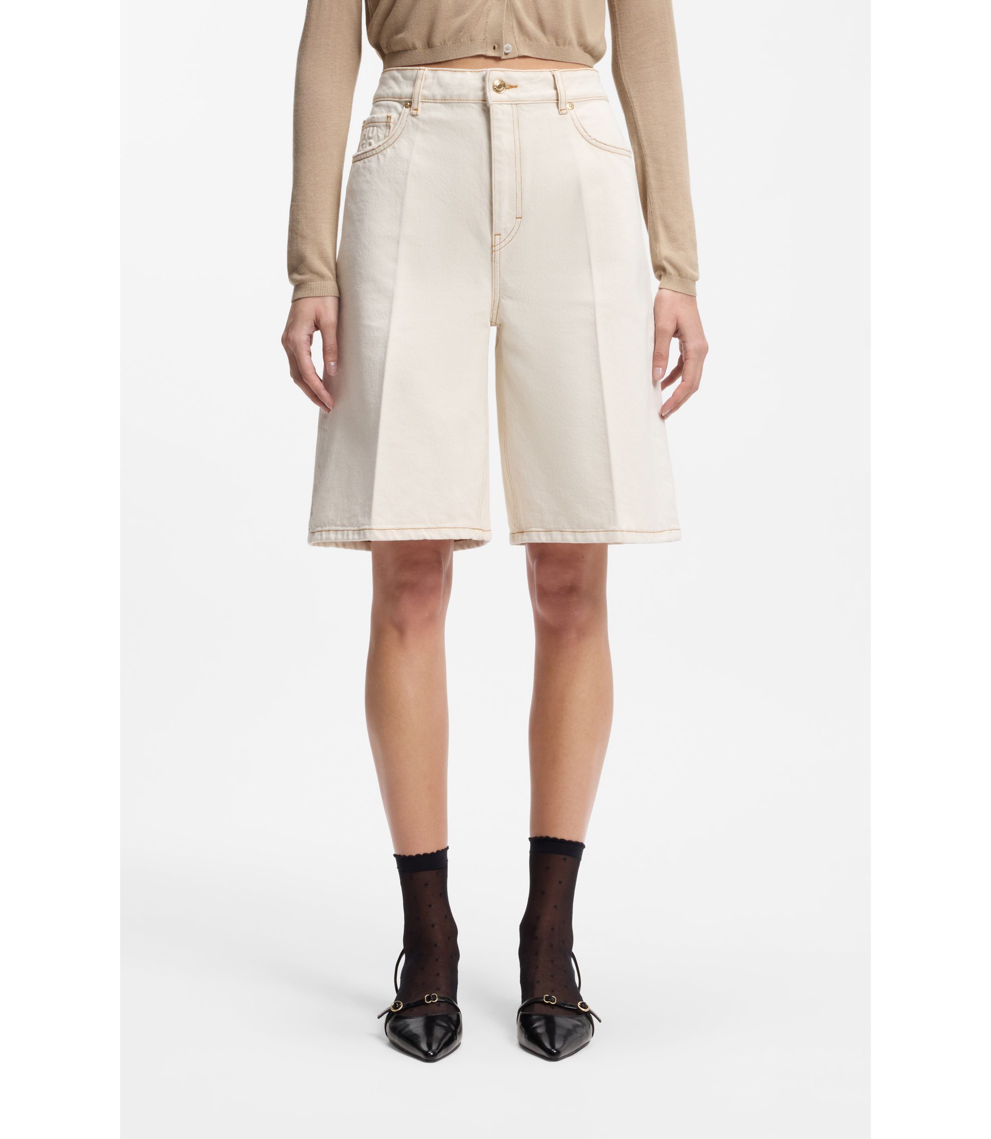 Shorts aus gewaschenem Ecru-Denim mit weitem Beinverlauf