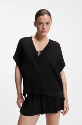 Crepe V-neck top with Double B monogram buckle, Black