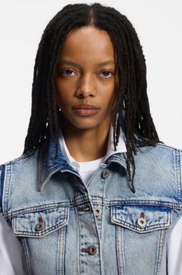 &Auml;rmellose Weste aus azurblauem Denim in Cropped-L&auml;nge, Hellblau