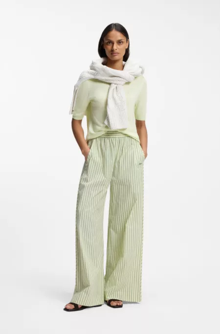 Jersey de punto con logo bordado