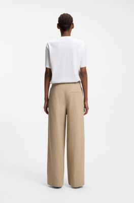 Straight fit-byxor med guldf&auml;rgad karbinhake och kedja, Ljusbeige