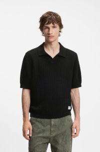 Polo de punto con estructura de rejilla y cuello abierto, Negro