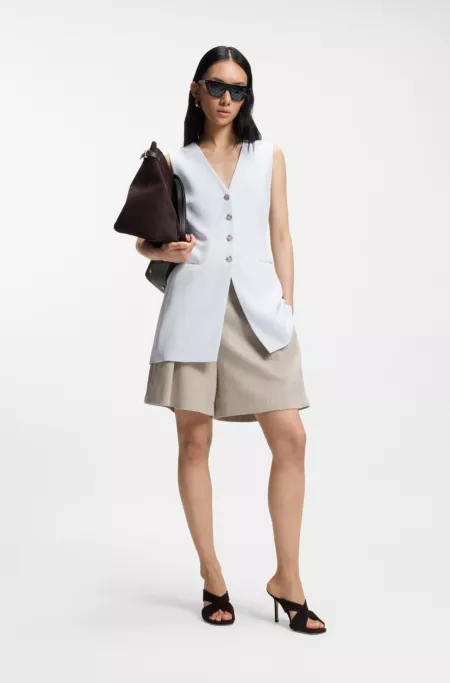 Slim-fit blazer with sleeveless styling