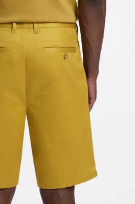 Relaxed-fit shorts in cotton twill, Gold