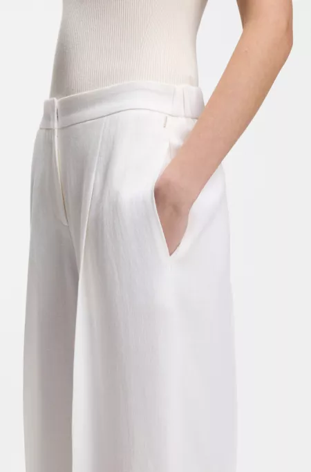 Relaxed-fit trousers in a linen blend
