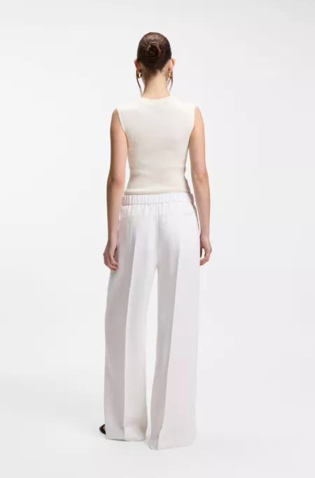 Relaxed-fit trousers in a linen blend