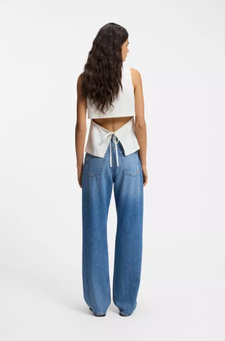 Modern-fit waistcoat with open back