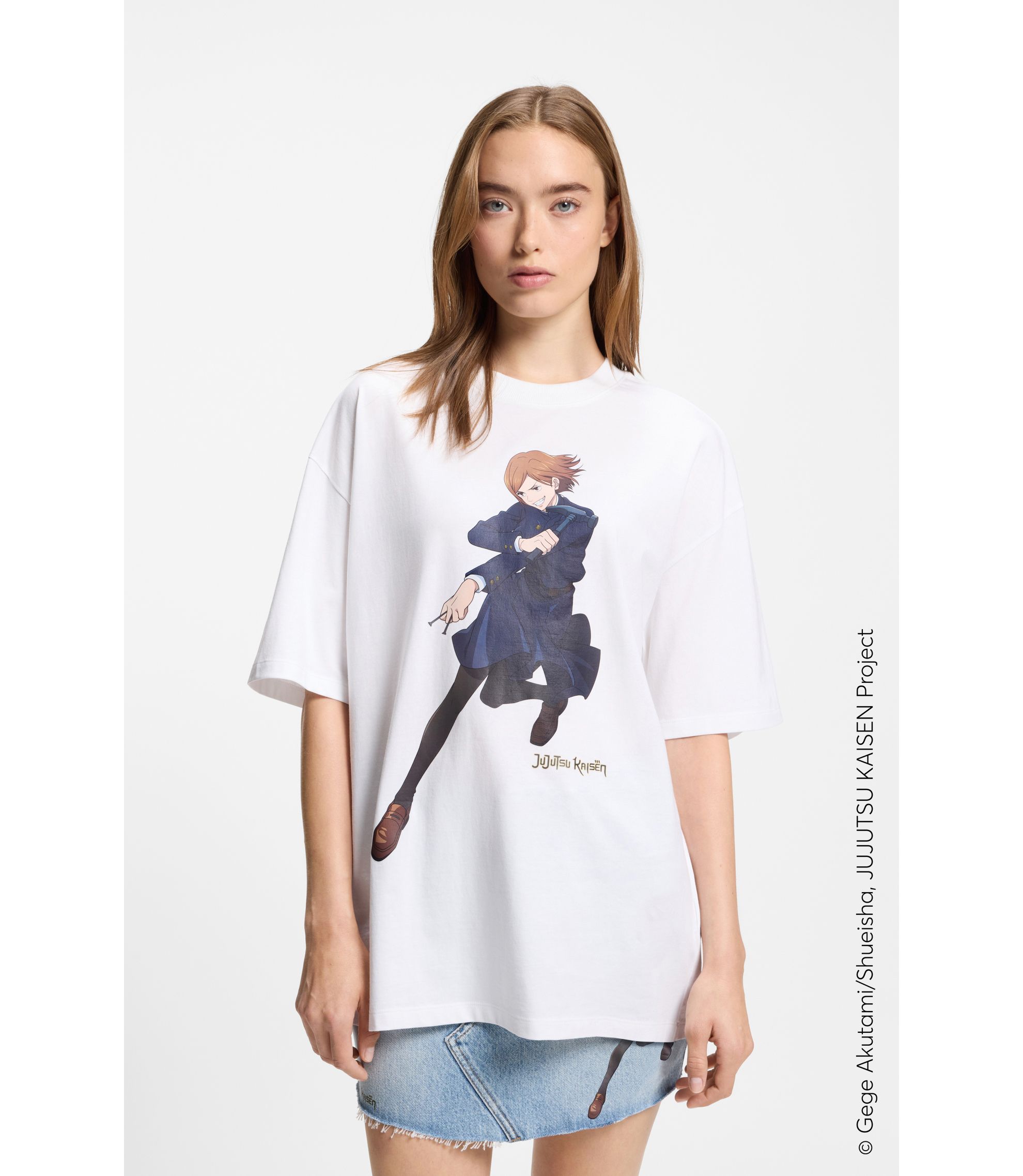 HUGO x Jujutsu Kaisen Oversized T-Shirt mit Nobara-Print