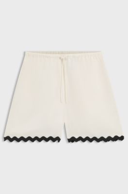 Relaxed fit-shorts med sicksackband, Svart / Vit